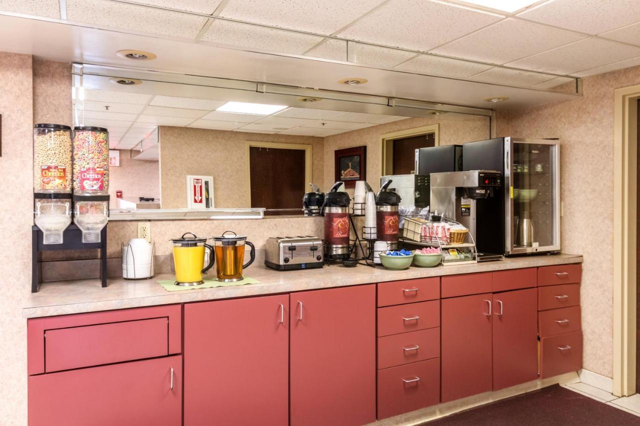 Red Roof Inn Моргед Екстер'єр фото