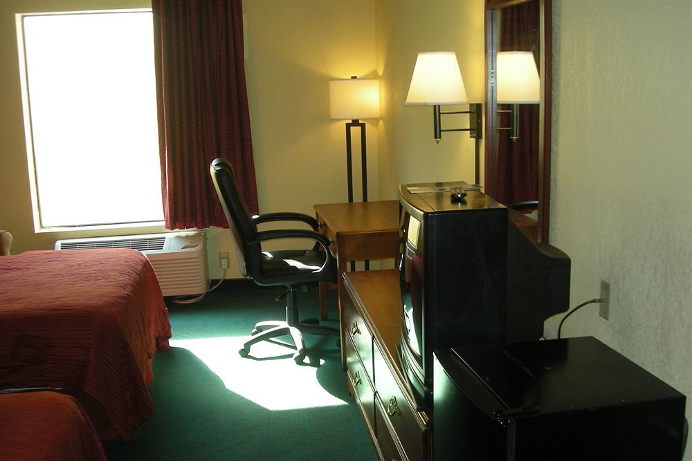 Red Roof Inn Моргед Екстер'єр фото