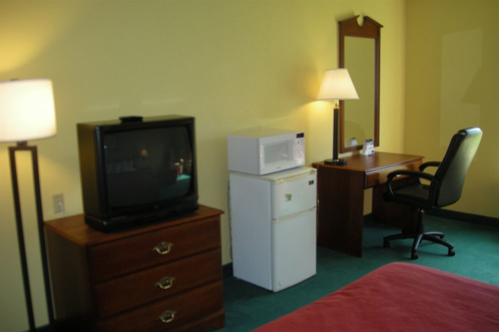 Red Roof Inn Моргед Екстер'єр фото