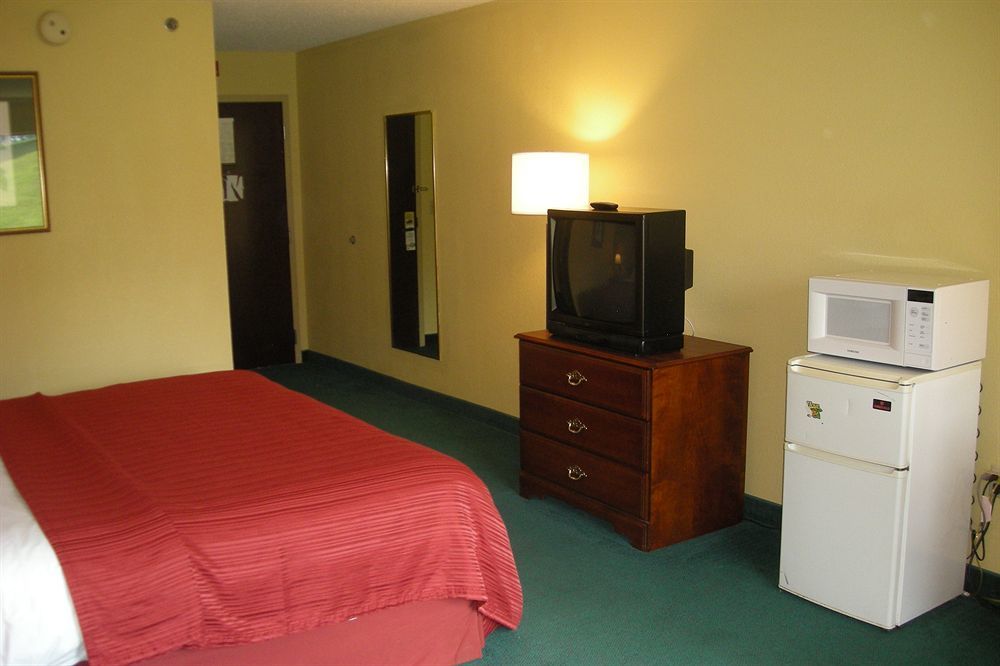 Red Roof Inn Моргед Екстер'єр фото