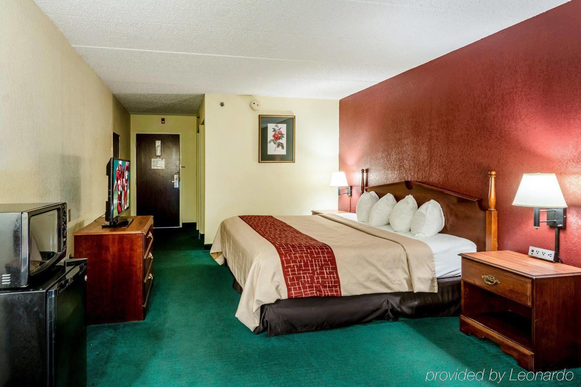Red Roof Inn Моргед Екстер'єр фото
