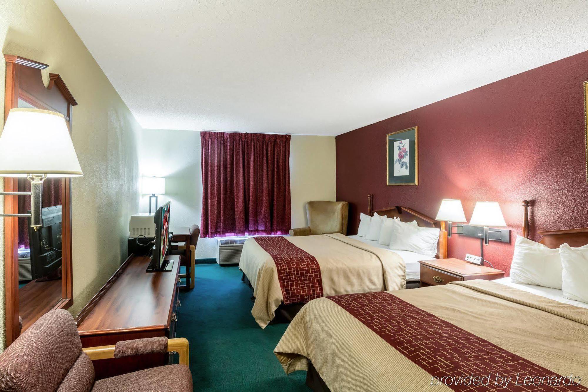 Red Roof Inn Моргед Екстер'єр фото