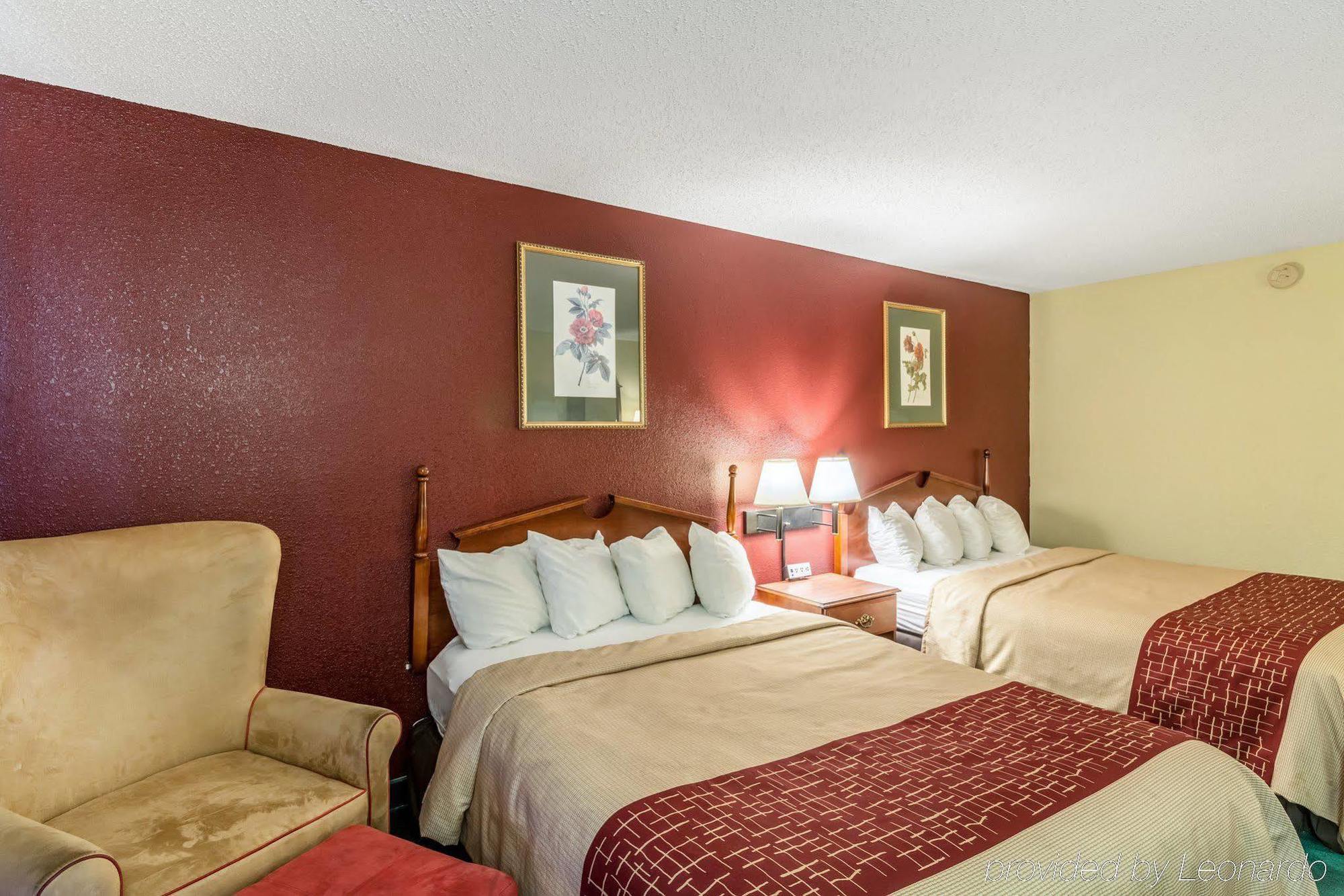 Red Roof Inn Моргед Екстер'єр фото