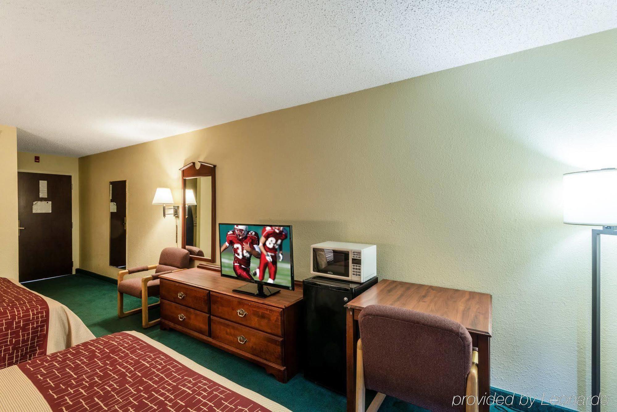 Red Roof Inn Моргед Екстер'єр фото